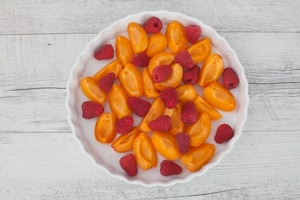 Preparazione Clafoutis di albicocche e lamponi  - Fase 2