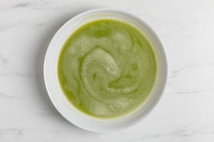 Preparazione Estratto di pomodori verdi con gamberi e pane nero croccante - Fase 1