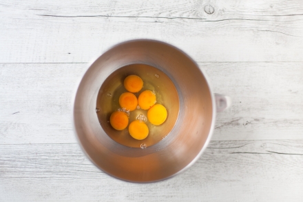 Preparazione Pan di Spagna salato - Fase 1 Preparazione Pan di Spagna salato - Fase 1