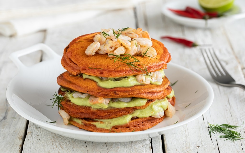 Ricetta Pancake salati al pomodoro, avocado e gamberetti Cucchiaio d