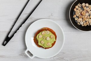 Preparazione Pancake salati al pomodoro, avocado e gamberetti - Fase 5
