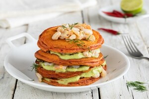 Preparazione Pancake salati al pomodoro, avocado e gamberetti - Fase 5