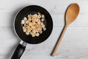 Preparazione Pancake salati al pomodoro, avocado e gamberetti - Fase 4