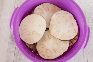 Preparazione Pasta con le melanzane in bianco - Fase 1