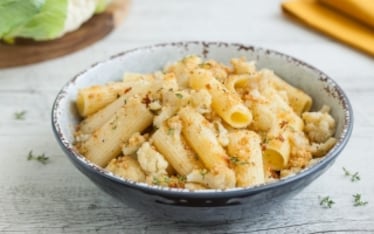 Rigatoni con cavolfiore e acciughe 
