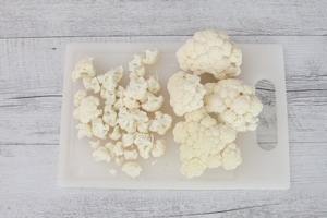 Preparazione Rigatoni con cavolfiore e acciughe  - Fase 1