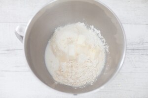 Preparazione Scones alle albicocche e cocco  - Fase 1