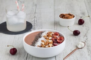 Preparazione Smoothie bowl alle ciliegie e cocco  - Fase 3