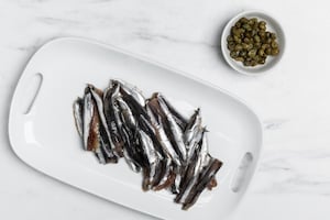 Preparazione Spaghettoni con alici, capperi e finocchietto - Fase 1