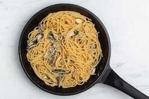 Preparazione Spaghettoni con alici, capperi e finocchietto - Fase 2