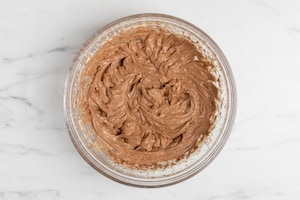 Preparazione Torta soffice alle pesche e cioccolato - Fase 1