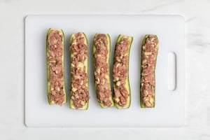 Preparazione Zucchine ripiene di carne - Fase 4