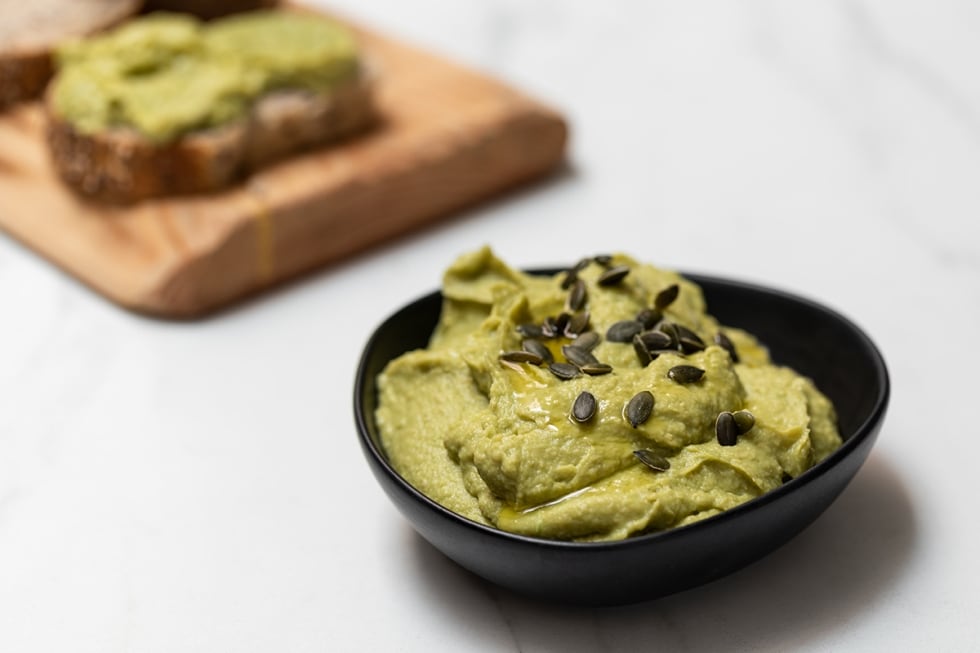 Hummus di avocado ricetta