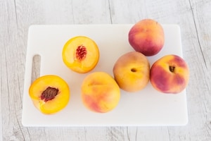 Preparazione Pesche sciroppate - Fase 1