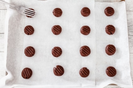 Preparazione Biscotti al cioccolato con Nutella - Fase 3 Preparazione Biscotti al cioccolato con Nutella - Fase 3