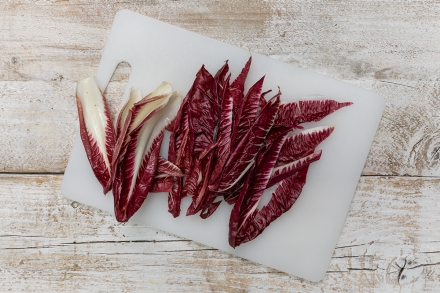 Preparazione Bocconcini di pollo al radicchio e gorgonzola - Fase 1 Preparazione Bocconcini di pollo al radicchio e gorgonzola - Fase 1