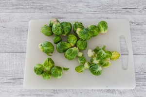 Preparazione Cavoletti di Bruxelles alla parmigiana - Fase 1