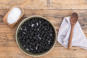 Preparazione Confettura di more e cioccolato fondente - Fase 1