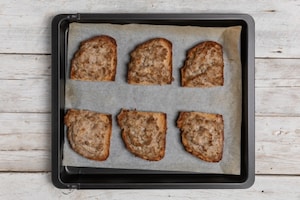 Preparazione Crostoni con salsiccia, stracchino e porcini - Fase 3