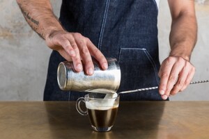 Preparazione Irish coffee - Fase 5