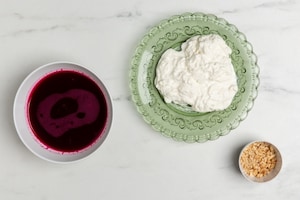 Preparazione Linguine alla barbabietola, stracciatella e nocciole - Fase 1