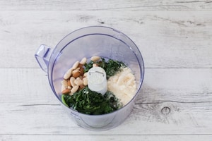 Preparazione Mafaldine al pesto di cime di rapa, stracciatella di burrata e acciughe - Fase 4