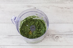 Preparazione Mafaldine al pesto di cime di rapa, stracciatella di burrata e acciughe - Fase 4