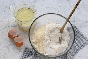 Preparazione Muffin salati alle zucchine e prosciutto - Fase 1