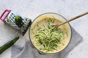 Preparazione Muffin salati alle zucchine e prosciutto - Fase 2