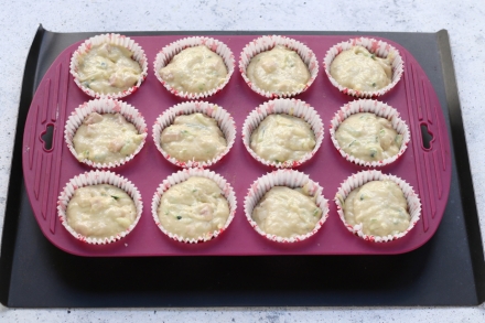 Preparazione Muffin salati alle zucchine e prosciutto - Fase 3 Preparazione Muffin salati alle zucchine e prosciutto - Fase 3