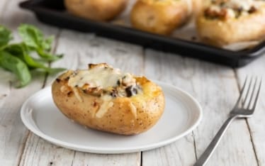 Patate ripiene di verdure e formaggio