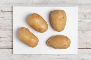 Preparazione Patate ripiene di verdure e formaggio - Fase 1