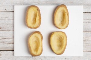 Preparazione Patate ripiene di verdure e formaggio - Fase 1