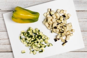 Preparazione Patate ripiene di verdure e formaggio - Fase 2