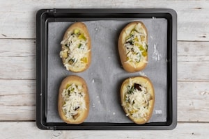 Preparazione Patate ripiene di verdure e formaggio - Fase 3