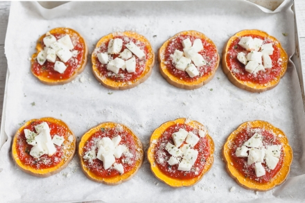 Preparazione Pizzette di zucca - Fase 2 Preparazione Pizzette di zucca - Fase 2