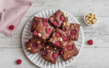 Brownies cioccolato e yogurt alla fragola