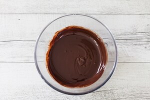 Preparazione Brownies cioccolato e yogurt alla fragola - Fase 1