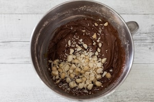 Preparazione Brownies cioccolato e yogurt alla fragola - Fase 3