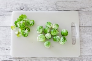 Preparazione Cavoletti di Bruxelles gratinati - Fase 1