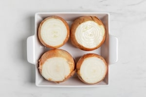 Preparazione Cipolle al forno con aceto balsamico - Fase 1