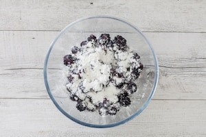 Preparazione Crostata morbida alle more  - Fase 1