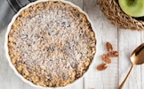 Crumble di mele, noci pecan e miele alla vaniglia