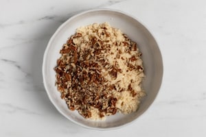 Preparazione Crumble di mele, noci pecan e miele alla vaniglia - Fase 1