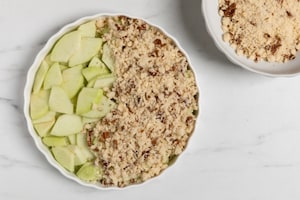 Preparazione Crumble di mele, noci pecan e miele alla vaniglia - Fase 3