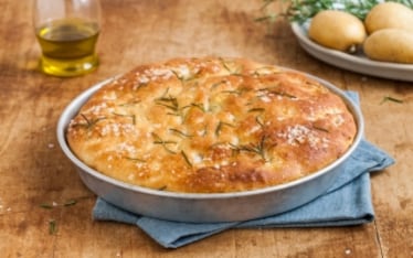 Focaccia di patate e rosmarino facilissima