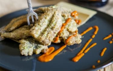 Fritto di sarde con panure al pistacchio e ketchup fatto in casa