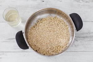 Preparazione Orzotto funghi, formaggio e zafferano  - Fase 2