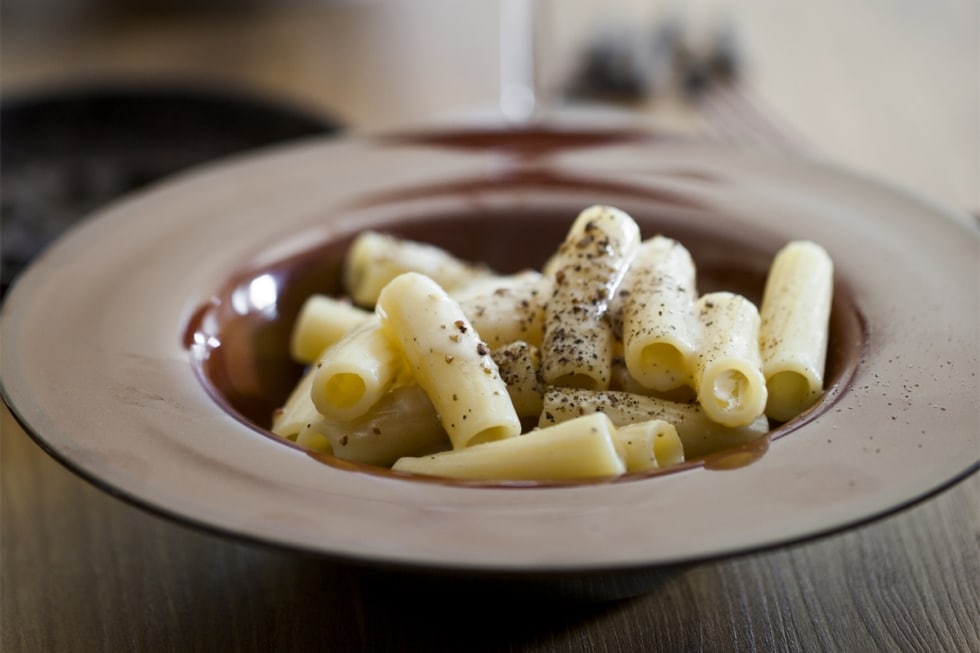 Pasta tre caci e tre pepi ricetta