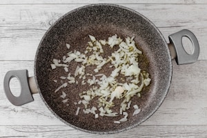 Preparazione Pollo cremoso alla curcuma e Skyr - Fase 1